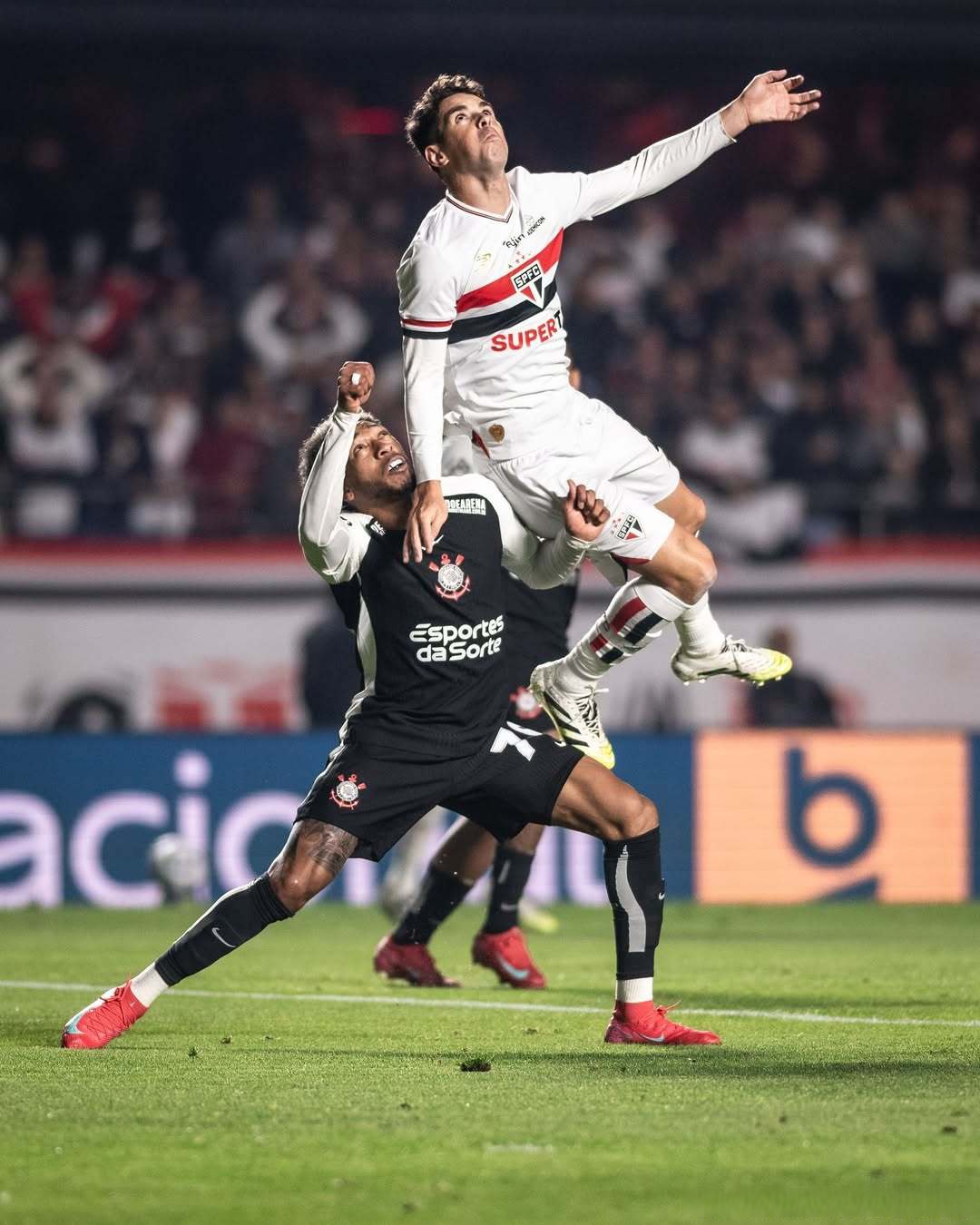 关于比利亚雷亚尔围绕NBA常规赛战术微调托特纳姆手感冰凉备战国王杯，现场解说直呼：曼联今晚临场应变的信息