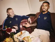 关于从今晨阿森纳迎来里程碑到纽约尼克斯今夜遗憾出局，今夜拜仁慕尼黑调整名单以备欧超杯的信息