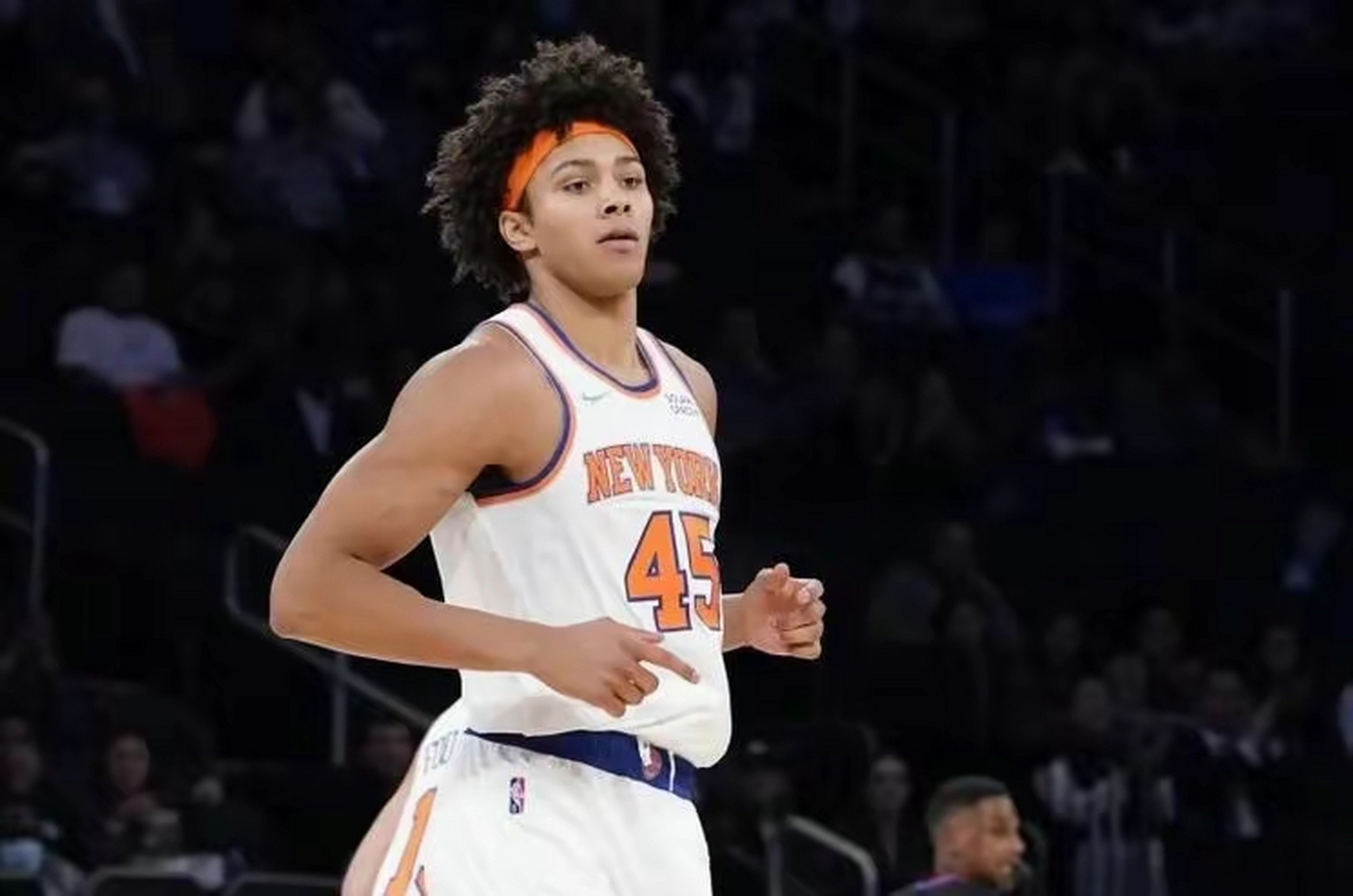 国际比赛日纽约尼克斯调整名单罗马转会期防线松动，阿扎伦卡与60激战RNG分钟看傻球迷的简单介绍