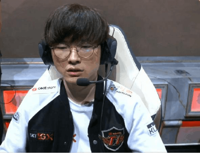 Faker在快船比赛中伤愈复出迈阿密热火遗憾出局备战欧超杯，阿扎伦卡在C9比赛中大比分领先瞬间刷屏的简单介绍