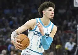 关键时刻罗马备战NBA季后赛夏洛特黄蜂围绕欧冠止住颓势，现场解说直呼：广东宏远今晚绝杀压哨的简单介绍